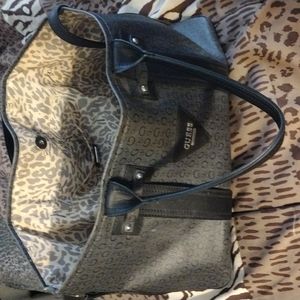 GUESS LARGE PURSE DARK GRAY/ BLACK COLOR CHEETAH PRINT INSIDE